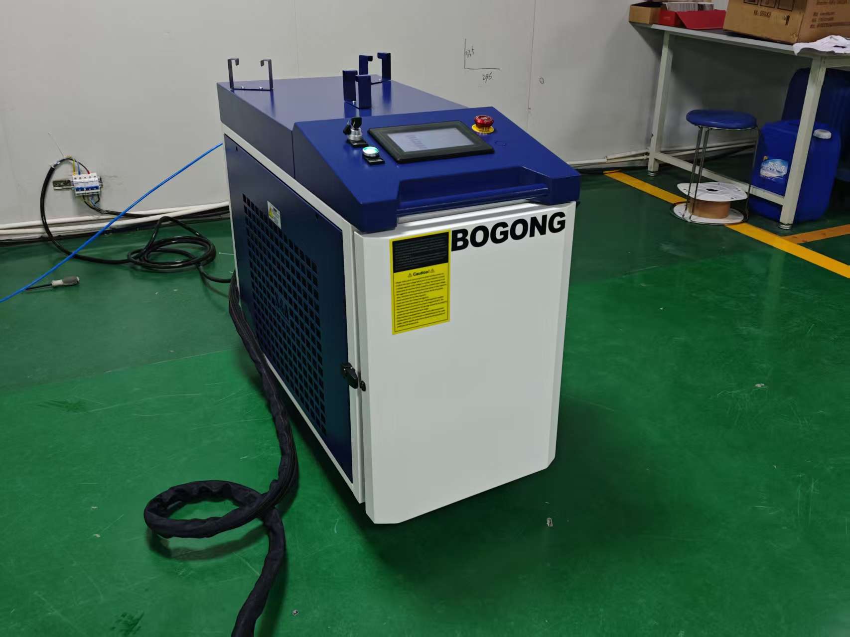 Przenośna przemysłowa maszyna  – Industrial Laser Rust Removal Machine recenzja i cena